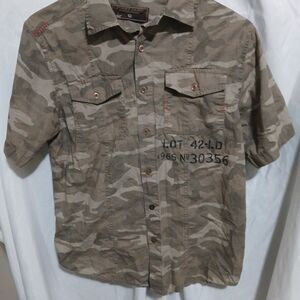 Point Zero Men's semi-fit Military Button Up Short Sleeved Shirt Size Med Camo